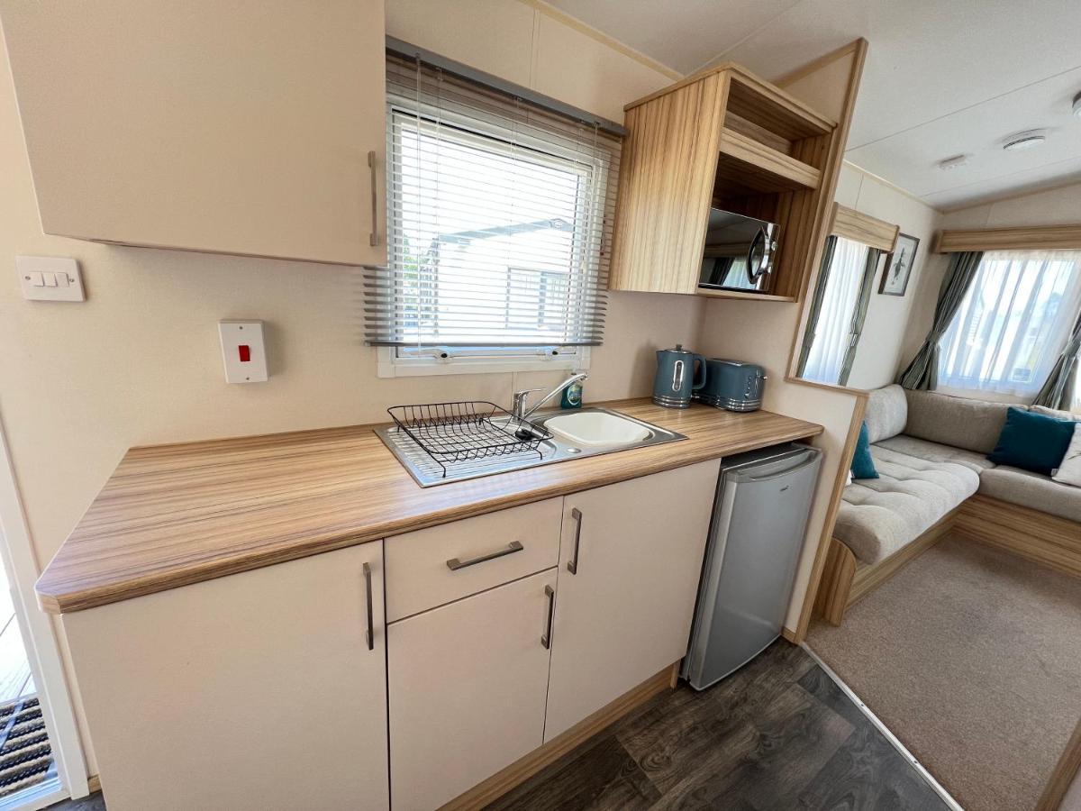 Mallard Corner, Cosy Cotswold Lakeview Lodge South Cerney Eksteriør billede