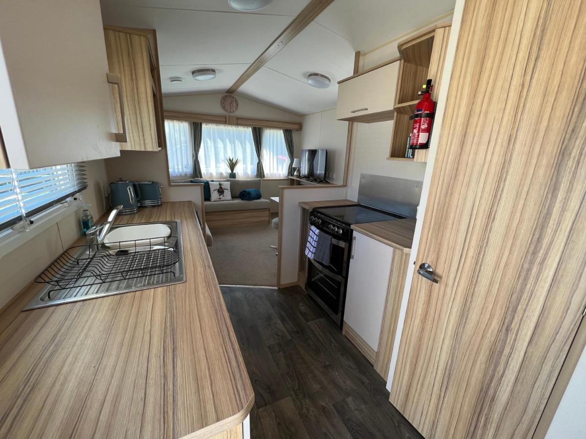 Mallard Corner, Cosy Cotswold Lakeview Lodge South Cerney Eksteriør billede