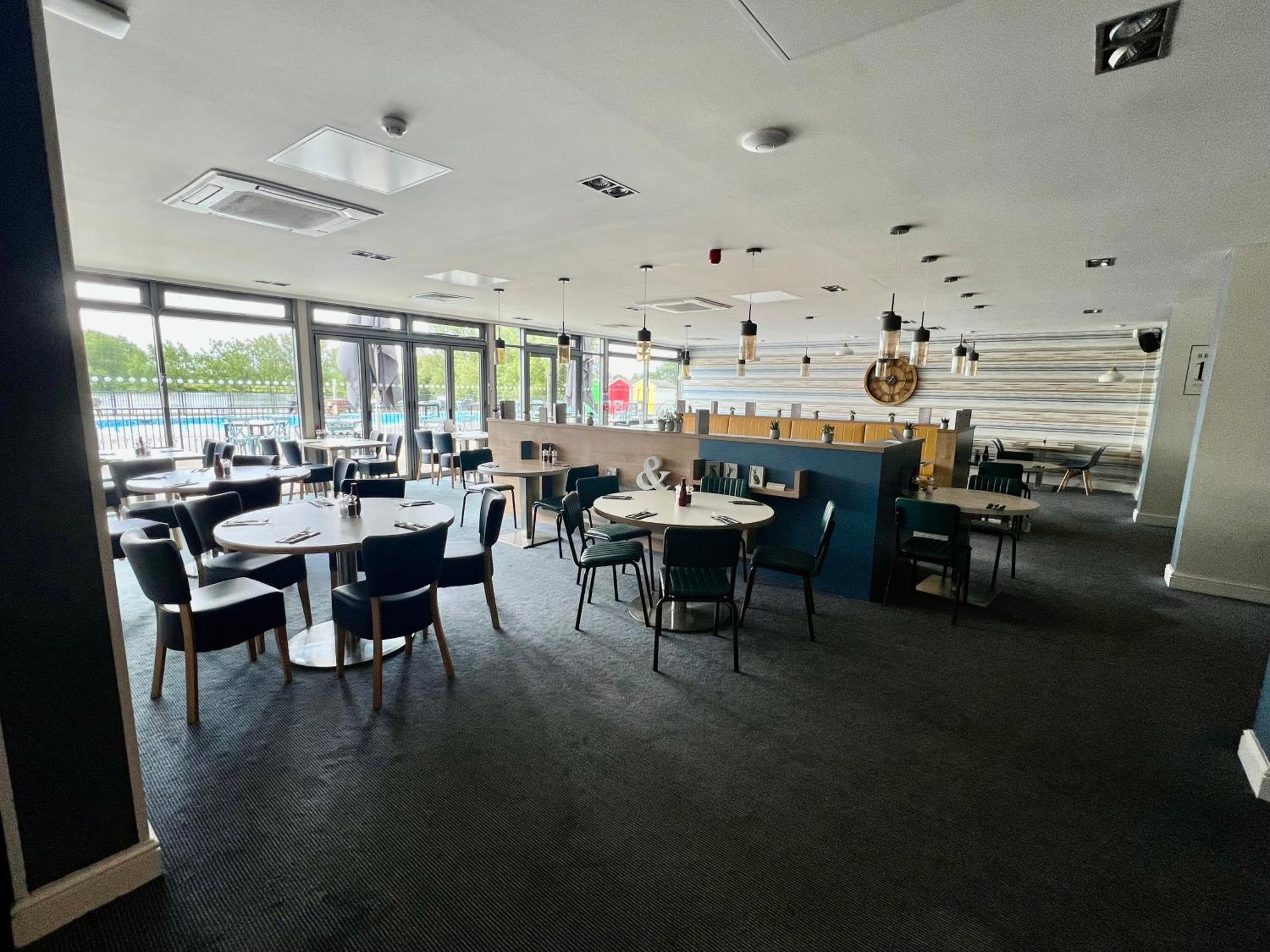 Mallard Corner, Cosy Cotswold Lakeview Lodge South Cerney Eksteriør billede